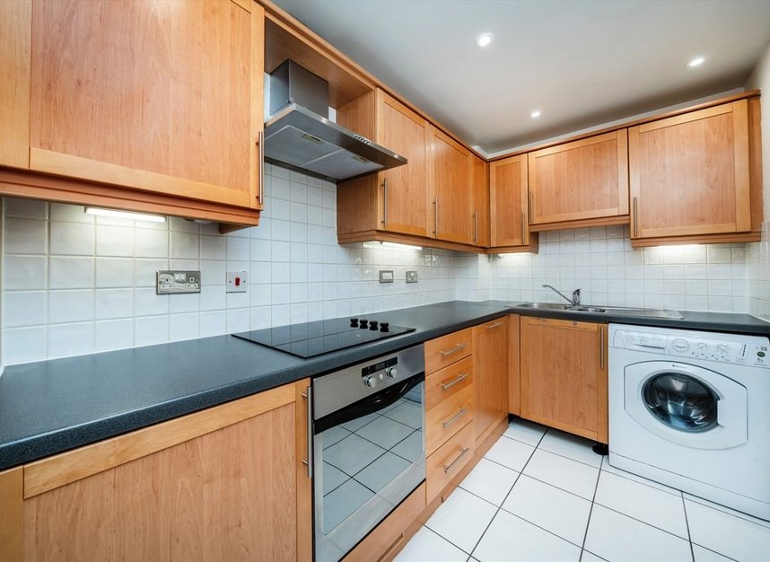Properties to let in Holland Gardens - TW8 0BE view3