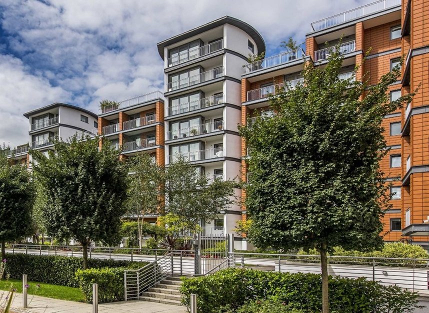 Properties let in Holland Gardens - TW8 0BF view1