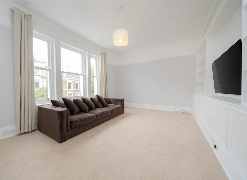 Properties to let in Holland Park Gardens - W14 8DZ view2