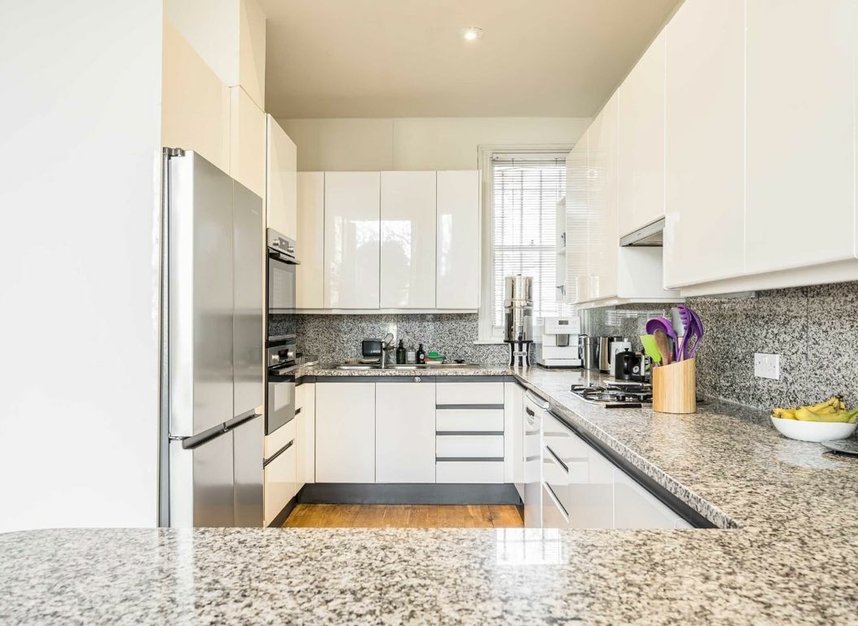 Properties let in Holland Park - W11 3SQ view4