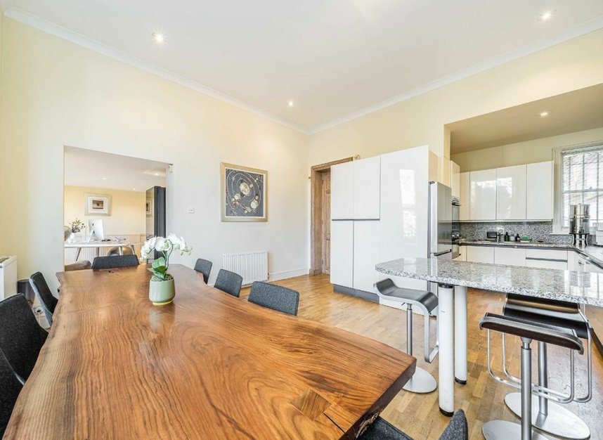 Properties let in Holland Park - W11 3SQ view5