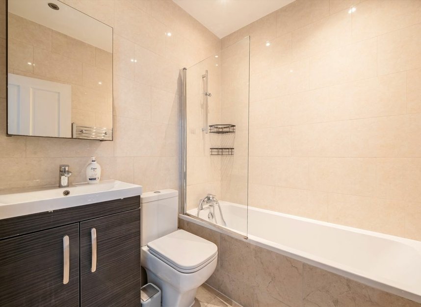 Properties let in Holland Road - W14 8HL view6