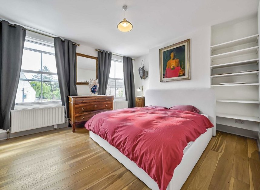 Properties let in Holly Park Road - N11 3HD view5