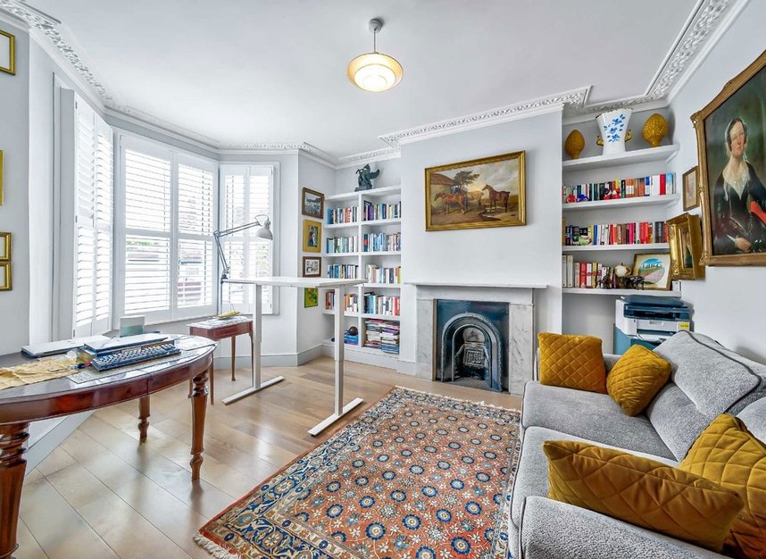 Properties let in Holly Park Road - N11 3HD view2