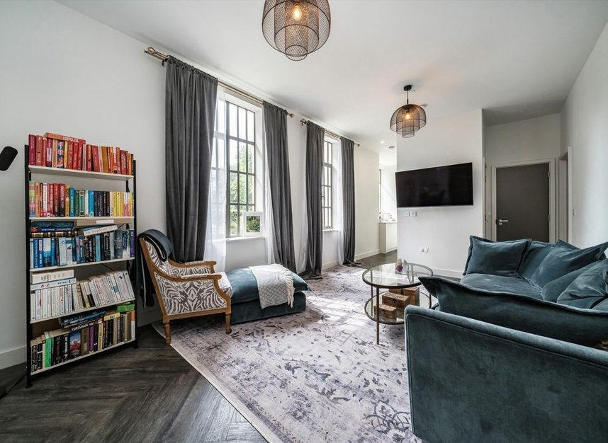 Properties let in Holt Gardens - SW17 7FX view3