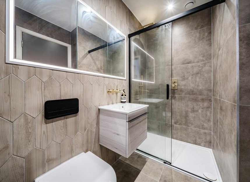 Properties let in Holt Gardens - SW17 7FX view6