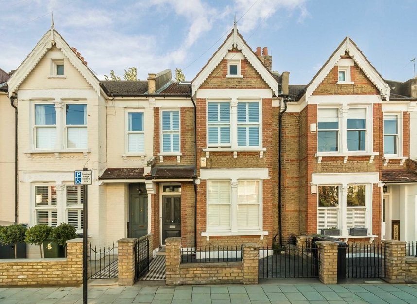 Properties let in Honeybrook Road - SW12 0DP view1