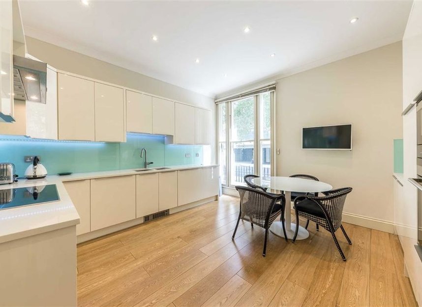 Properties to let in Hyde Park Square - W2 2JP view4