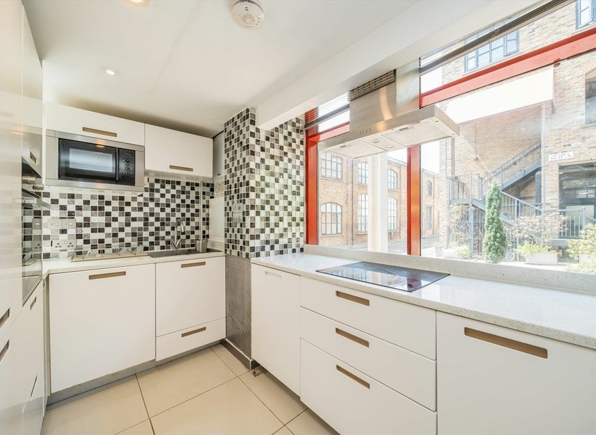Properties let in Independent Place - E8 2HE view5