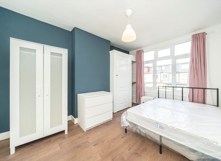Properties let in Ipswich Road - SW17 9RH view5