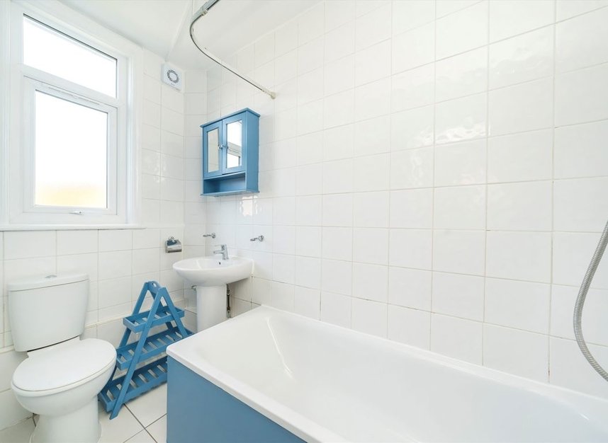 Properties let in Ipswich Road - SW17 9RH view8