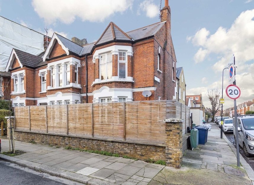 Flat to rent in Jeddo Road, London, W12 (Ref 228963) Dexters