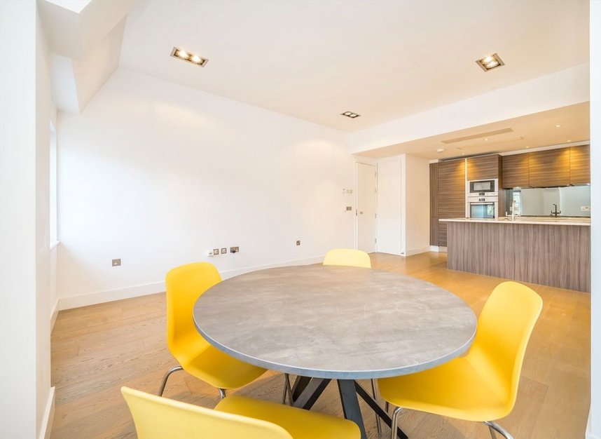 Properties to let in John Street - WC1N 2AT view2
