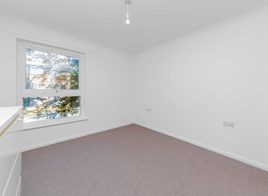 Properties to let in Jubilee Close - NW10 9DY view5