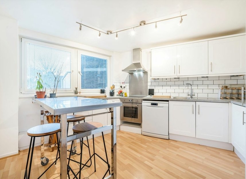 Properties to let in Justin Close - TW8 8QR view3