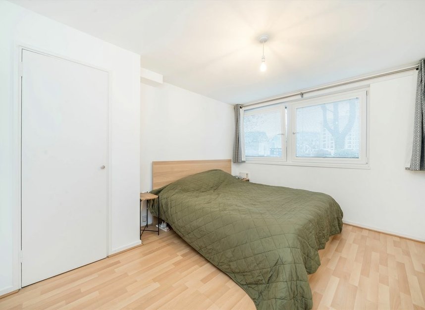 Properties to let in Justin Close - TW8 8QR view5