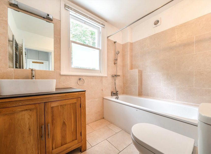 Properties let in Kenilworth Road - W5 3UH view8