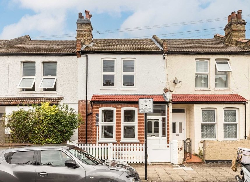 Properties to let in Kenlor Road - SW17 0DF view1