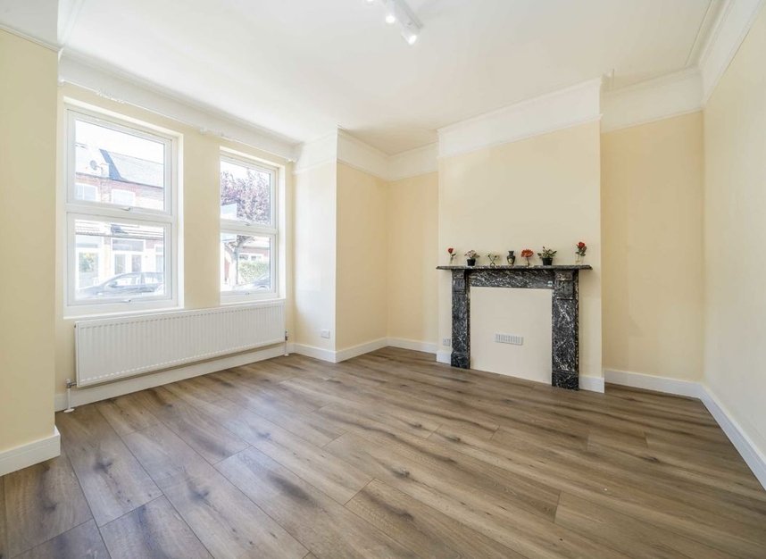 Properties to let in Kenlor Road - SW17 0DF view4