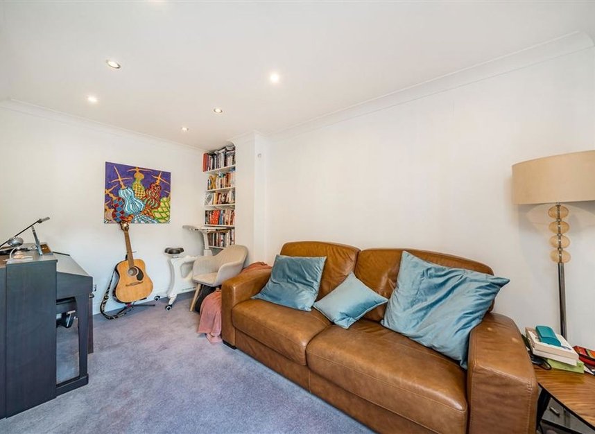 Properties to let in Kennet Street - E1W 2JA view3