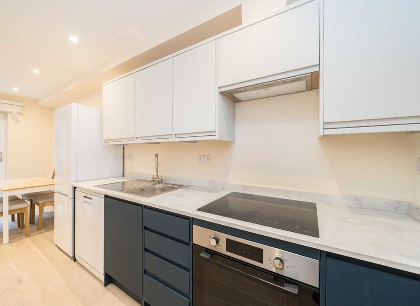 Properties let in Kepler Road - SW4 7PQ view4