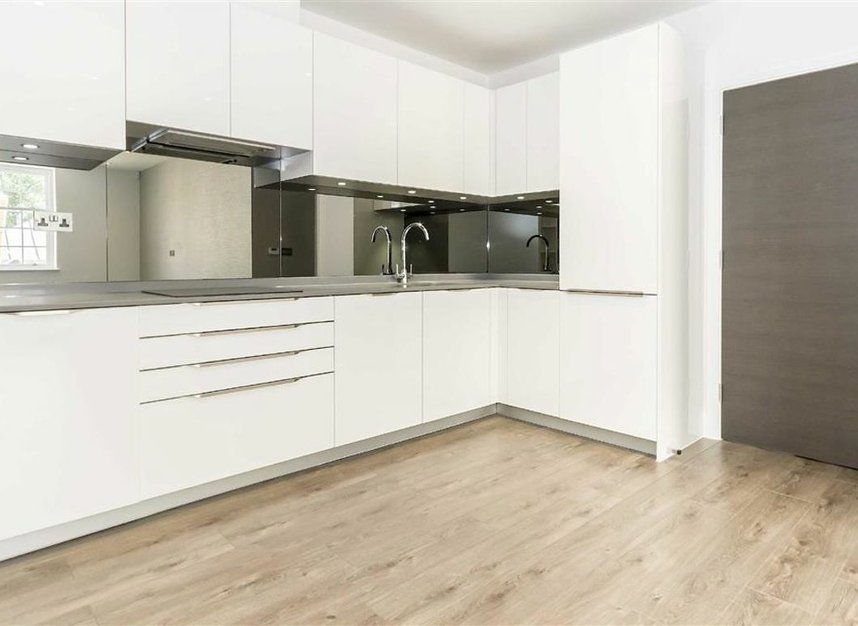 Properties let in Kew Bridge Road - TW8 0FA view2