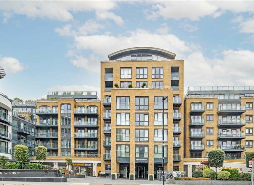 Kew Bridge Road, Brentford, TW8