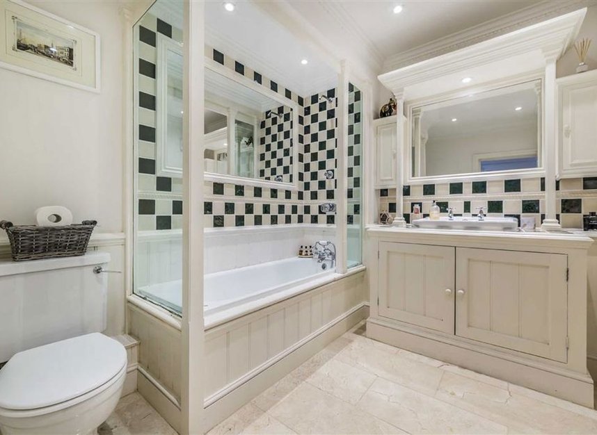 Properties let in Kew Green - TW9 3AH view5