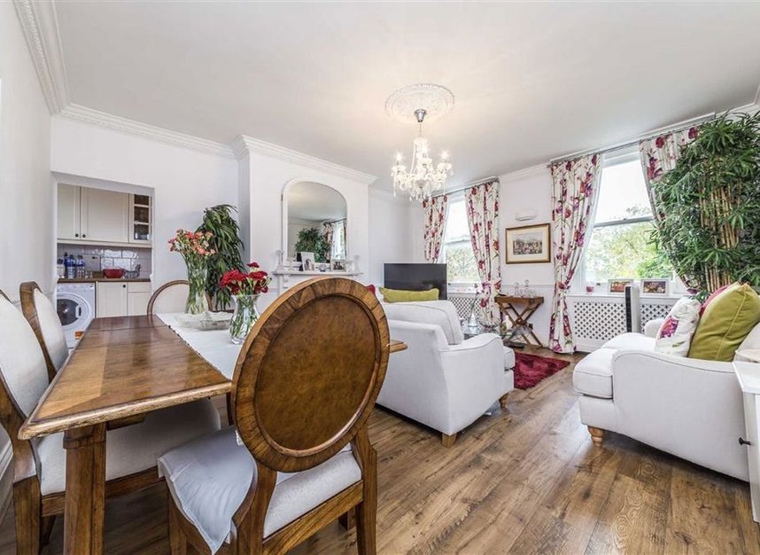 Properties let in Kew Green - TW9 3AH view2