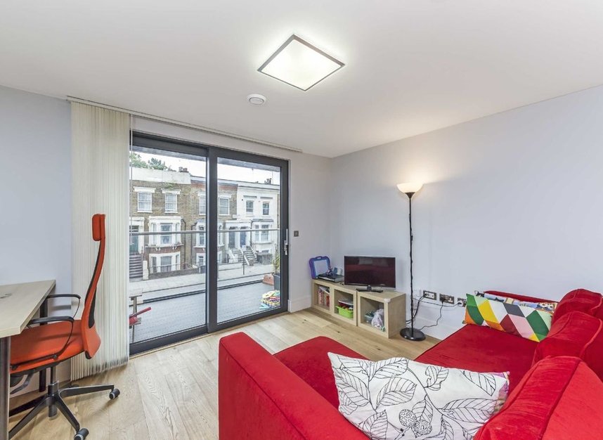 Flat to rent in Kilburn Park Road, London, NW6 (Ref 204200) Dexters