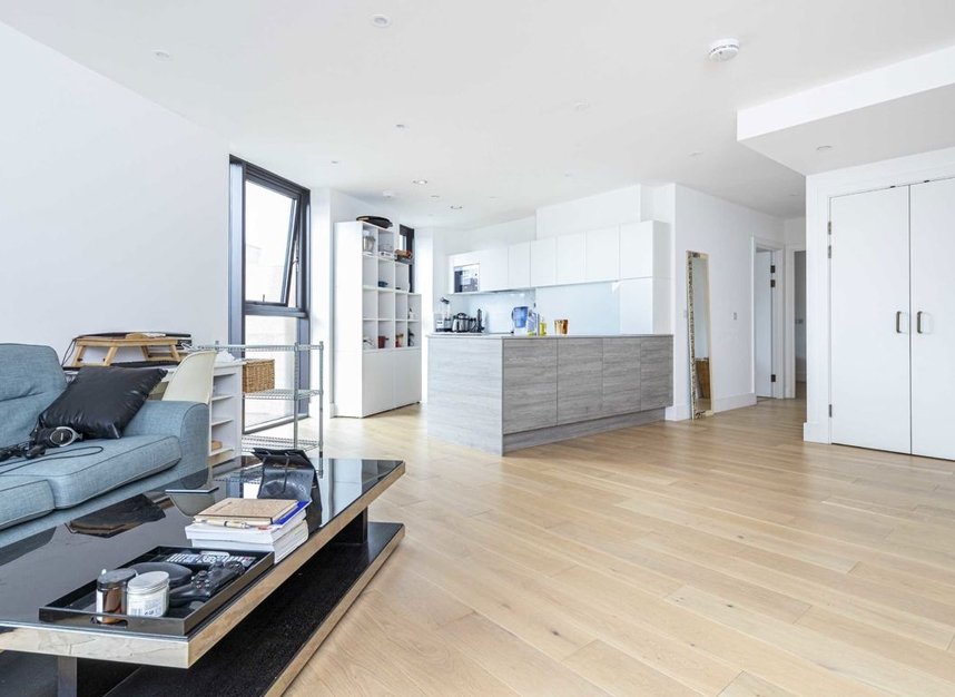 Properties to let in Kingsland High Street - E8 2FA view9