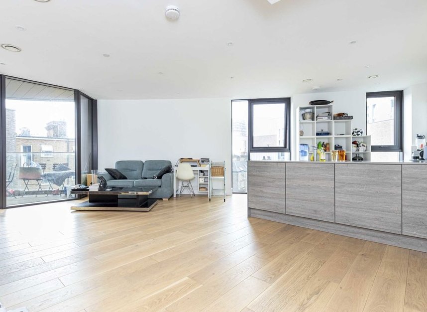 Properties to let in Kingsland High Street - E8 2FA view2