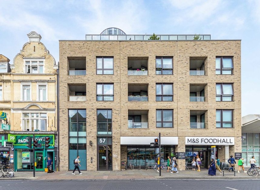 Properties to let in Kingsland High Street - E8 2FA view1