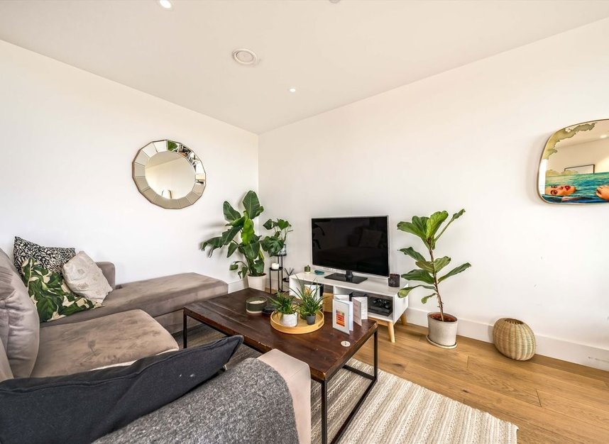 Properties to let in Kingsland High Street - E8 2FA view6