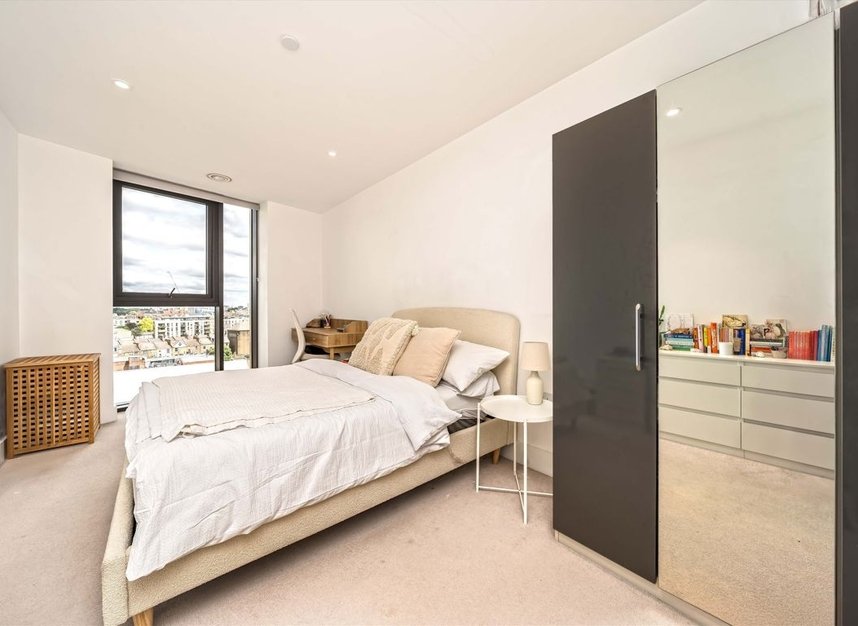 Properties to let in Kingsland High Street - E8 2FA view2