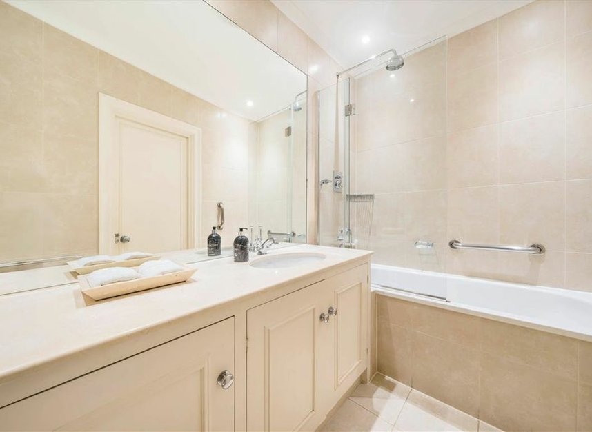 Properties to let in Knightsbridge - SW1X 7JW view4