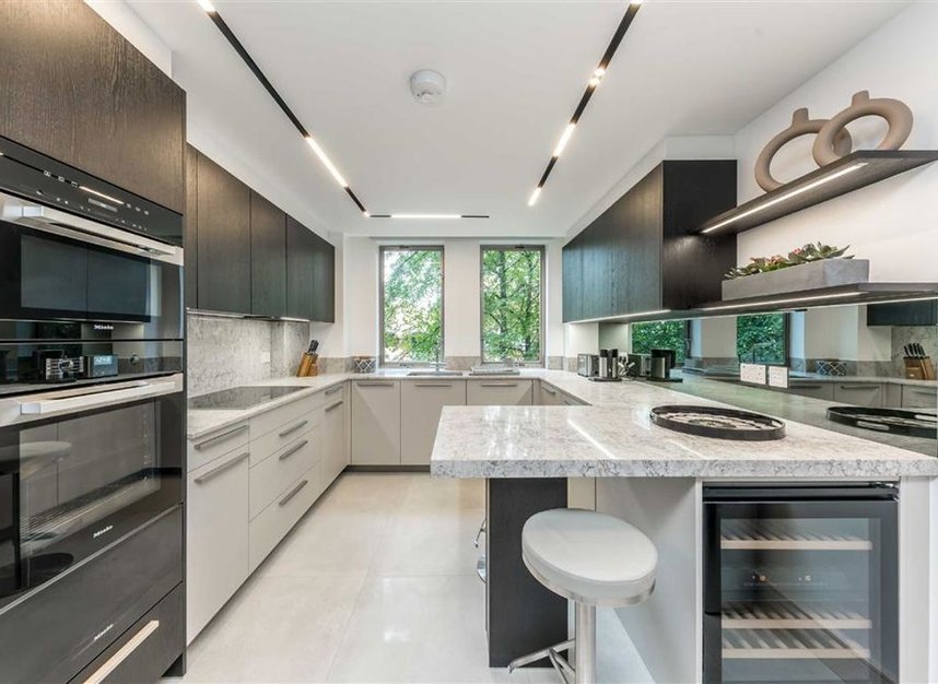 Properties to let in Knightsbridge - SW7 1DG view3