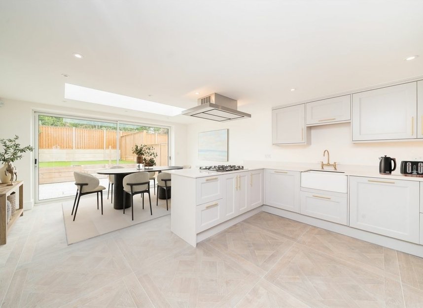 Properties let in Knowsley Road - SW11 5BL view3