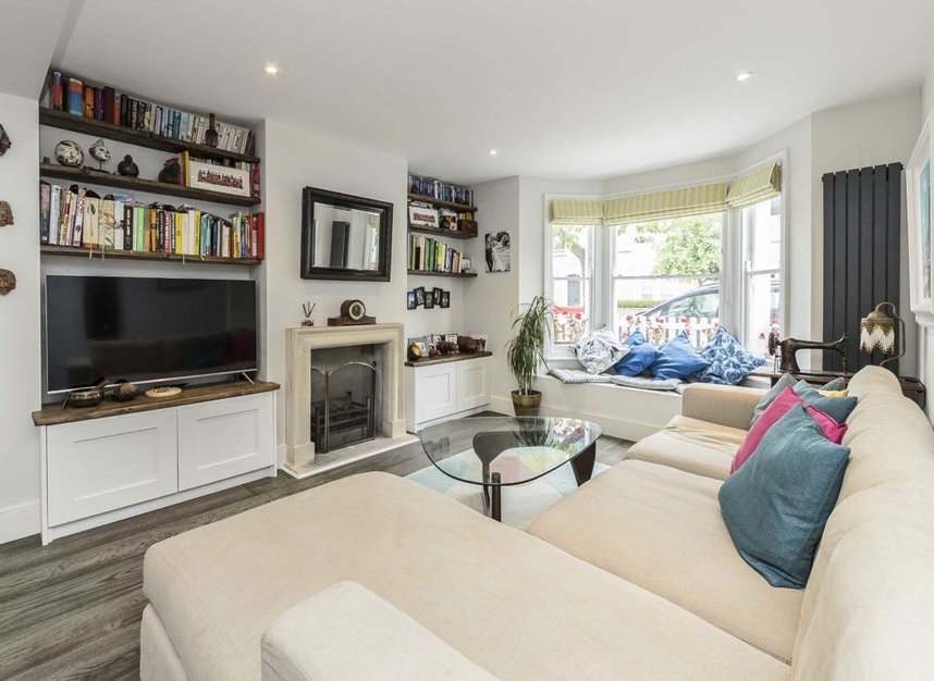 Properties let in Knowsley Road - SW11 5BL view2