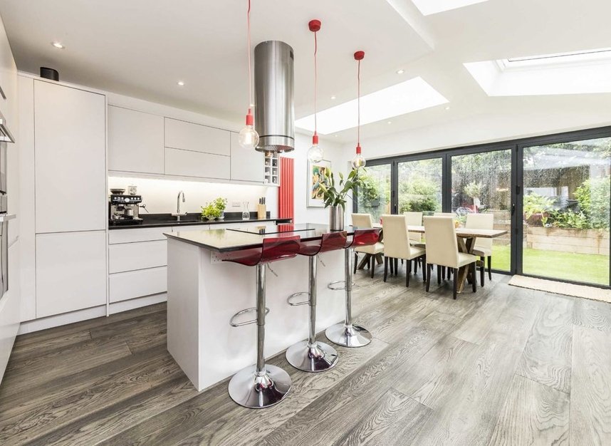 Properties let in Knowsley Road - SW11 5BL view3
