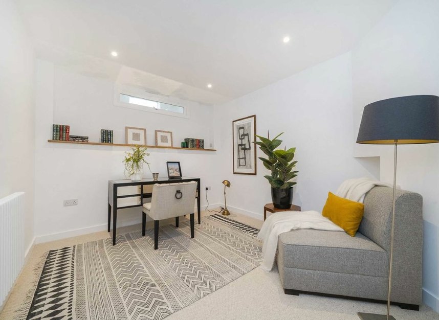 Properties let in Lacy Road - SW15 1NR view6