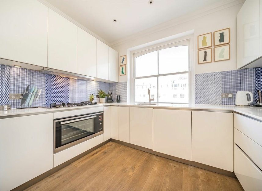 Properties let in Ladbroke Gardens - W11 2PY view6