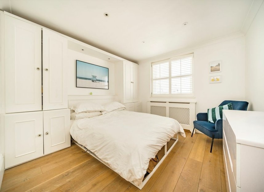 Properties let in Ladbroke Gardens - W11 2PY view9