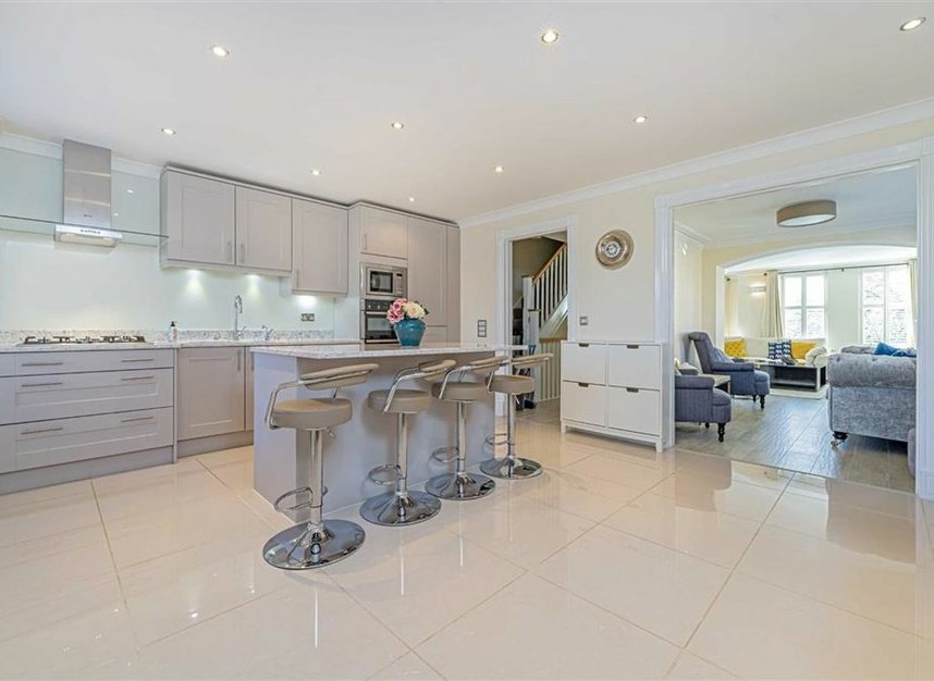 Properties let in Langdon Park - TW11 9PR view3