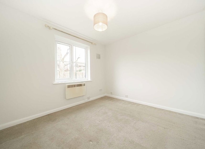 Properties let in Langridge Mews - TW12 3NZ view4