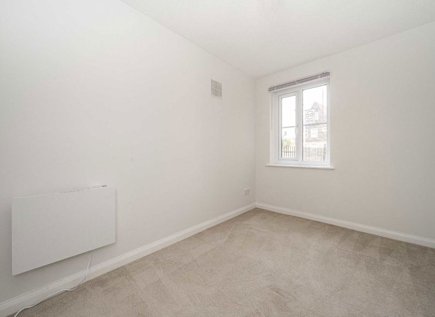 Properties let in Langridge Mews - TW12 3NZ view5