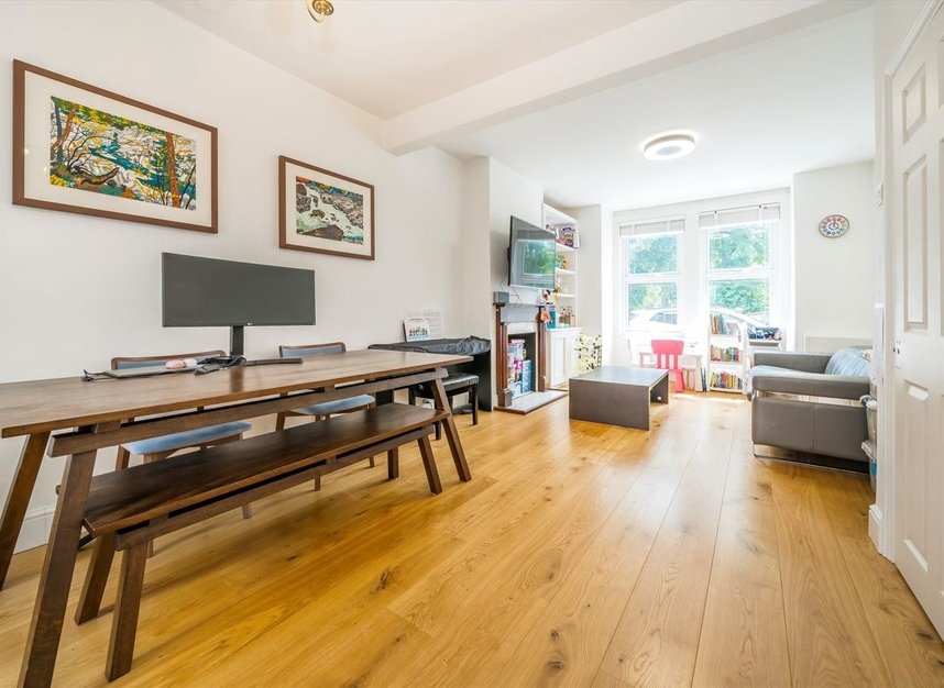 Properties to let in Lateward Road - TW8 0PL view3