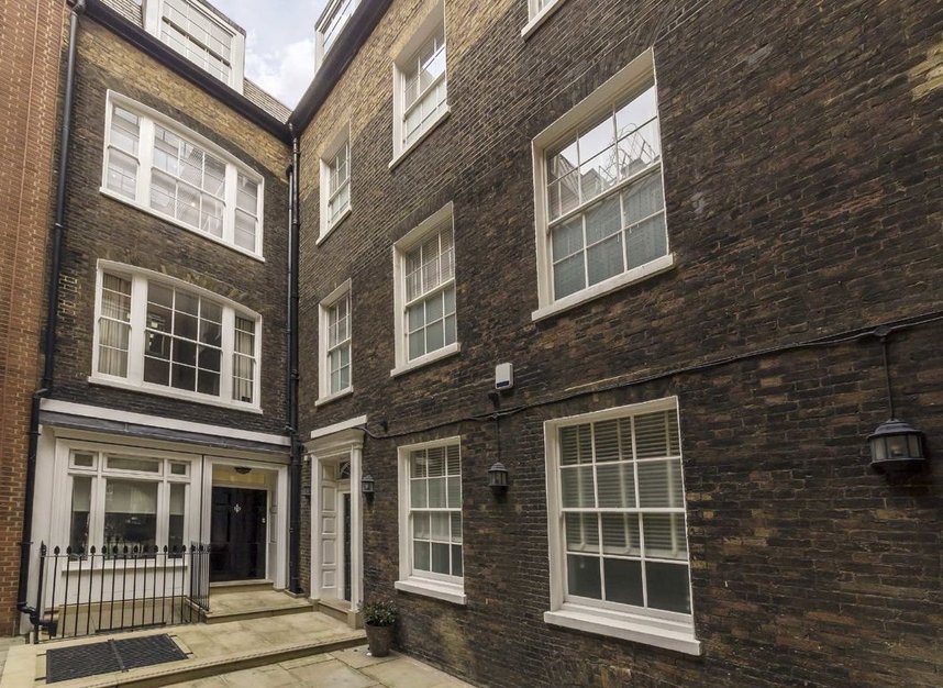 Properties to let in Laurence Pountney Lane - EC4R 0EE view1