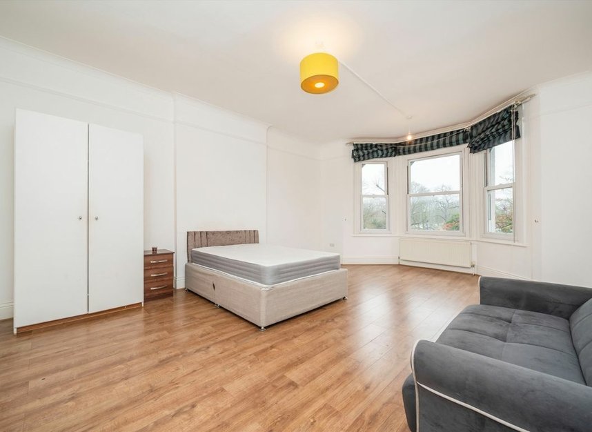 Properties to let in Leopold Road - W5 3PB view9