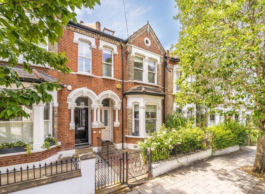 Properties to let in Leppoc Road - SW4 9LT view1